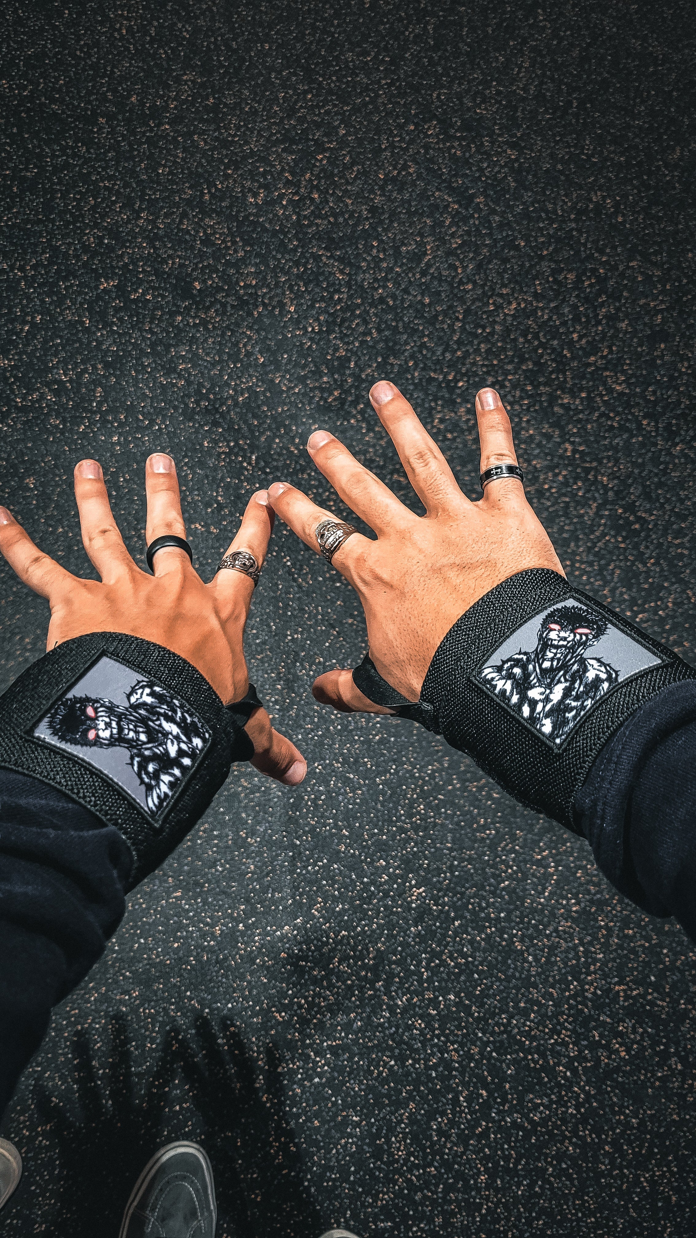 Amazon.com : ベルセルク Berserk Lifting Straps - 1 Pair Of Anime Lifting Straps,  Perfect for Strength Athletes, Powerlifters and Crossfit who love Berserk  Anime : Sports & Outdoors